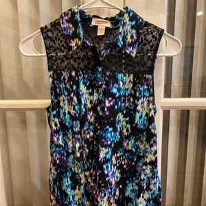 Arizona Jean black/blue/purple/green tie dye sleeveless blouse